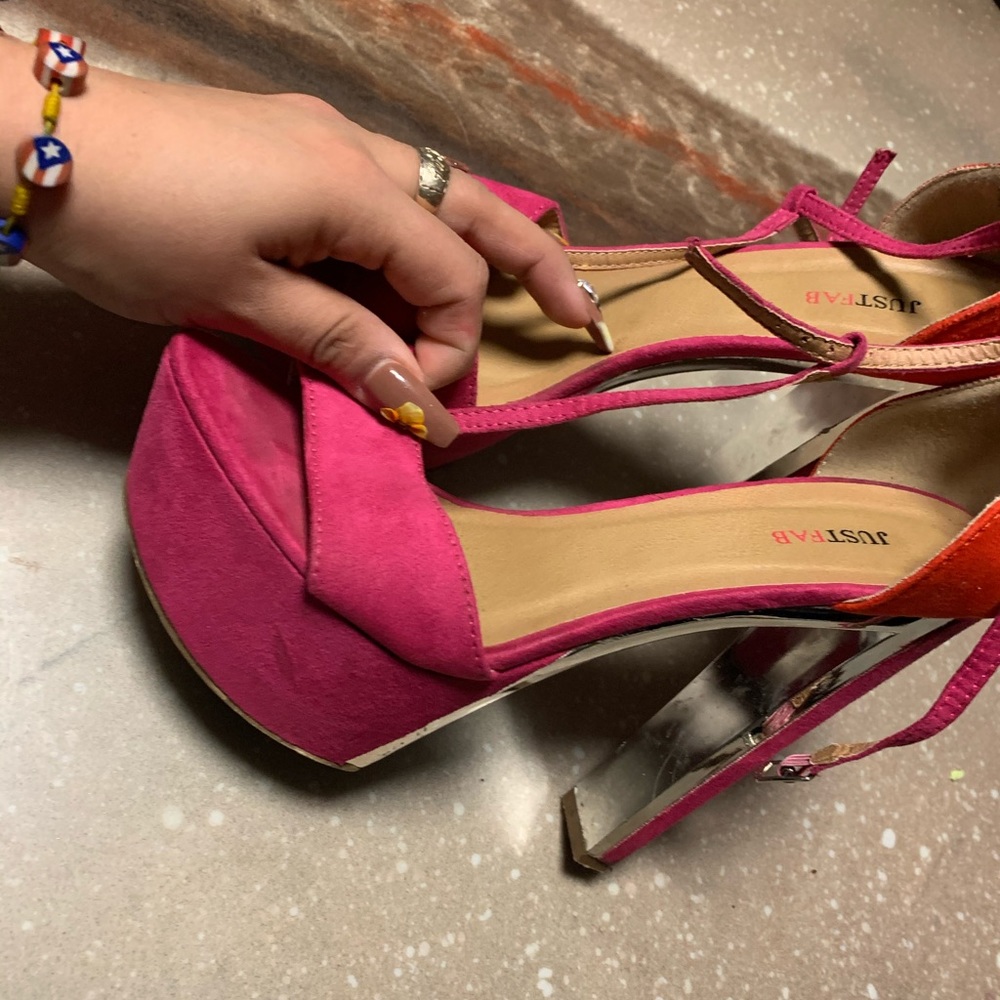 Pink heels - Picture 3 of 3